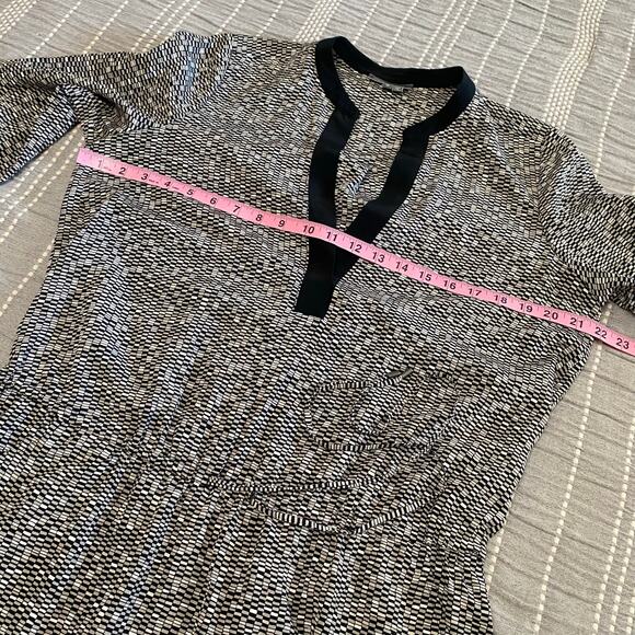 Vince 100% Silk V-Neck Dress Roll Tab Sleeves women’s Size Medium Career office - Picture 8 of 11